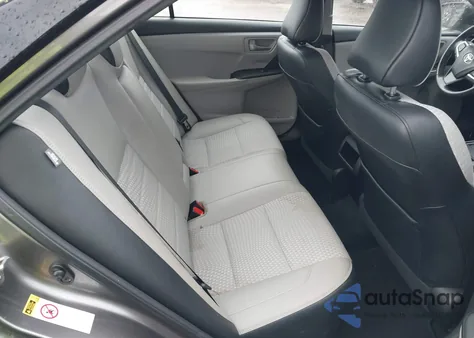 2015 Toyota Camry Le/Xle/Se/Xse z USA, uszkodzony, nr VIN 4T1BF1FK5FU027844